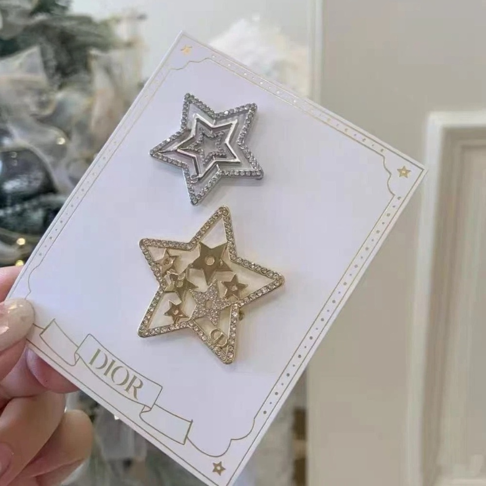 NIP 2 Piece Dior Star Hair Clips - Picture 4 of 5